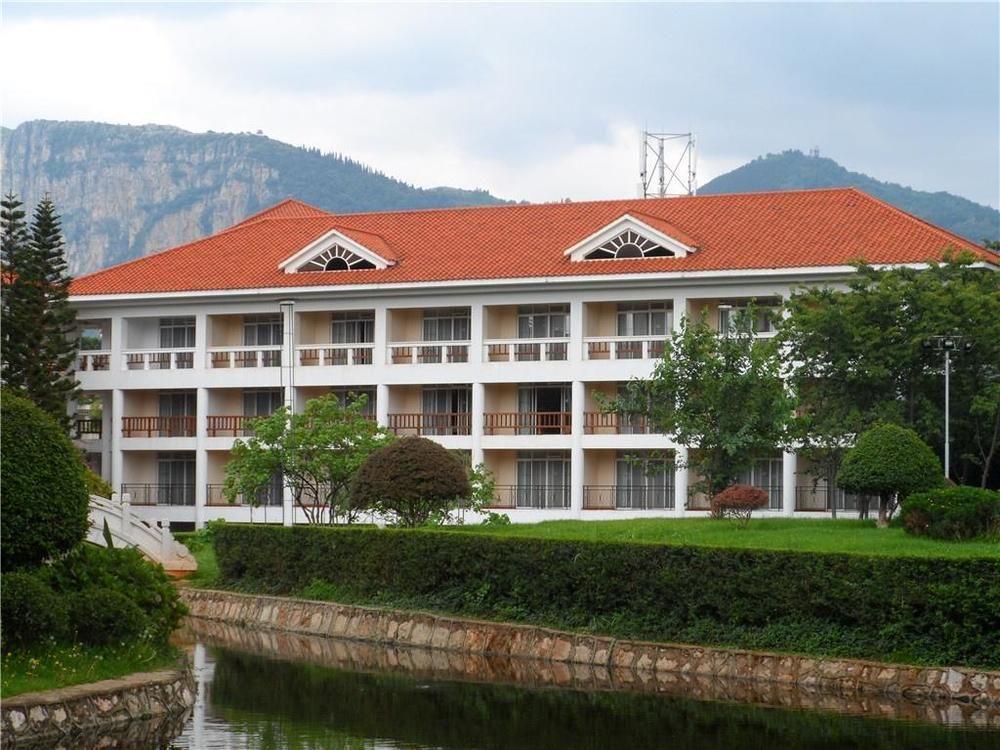 Yunnan Dianchi Garden Resort Hotel & Spa Куньмин Экстерьер фото