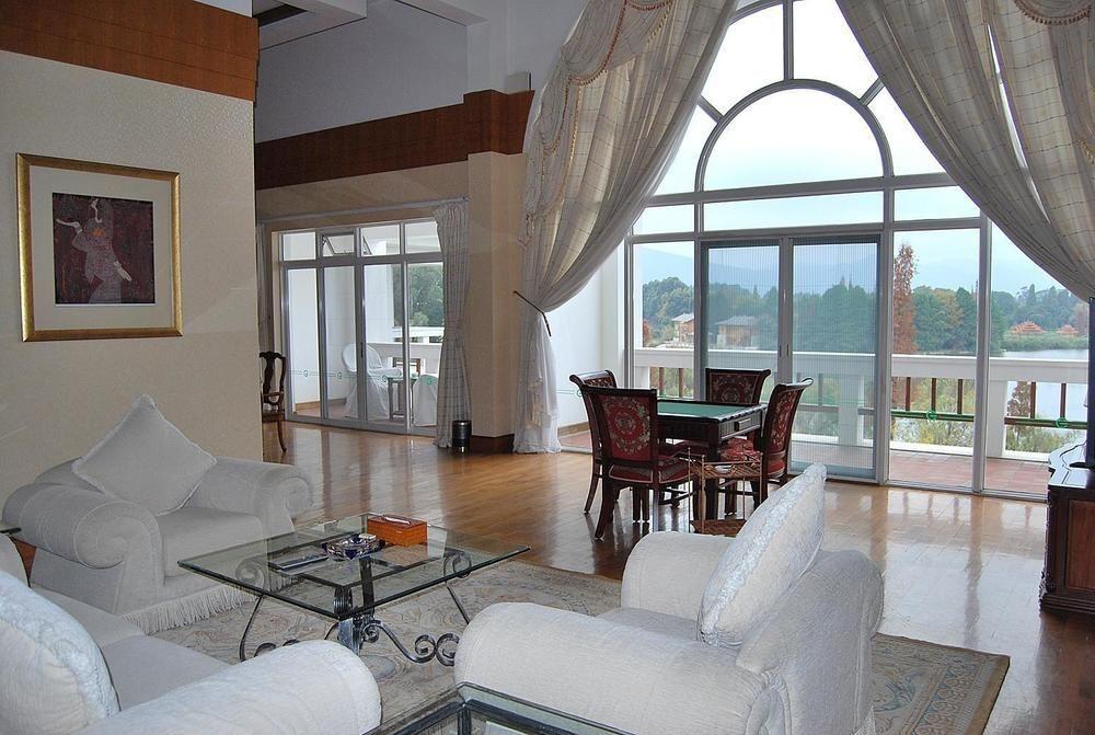 Yunnan Dianchi Garden Resort Hotel & Spa Куньмин Экстерьер фото