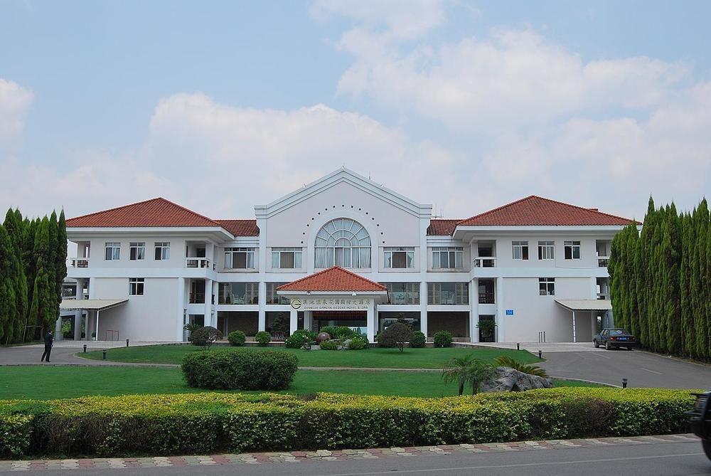Yunnan Dianchi Garden Resort Hotel & Spa Куньмин Экстерьер фото