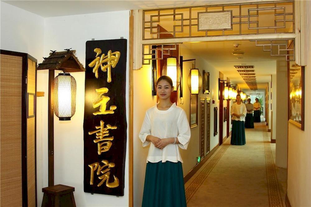 Yunnan Dianchi Garden Resort Hotel & Spa Куньмин Экстерьер фото