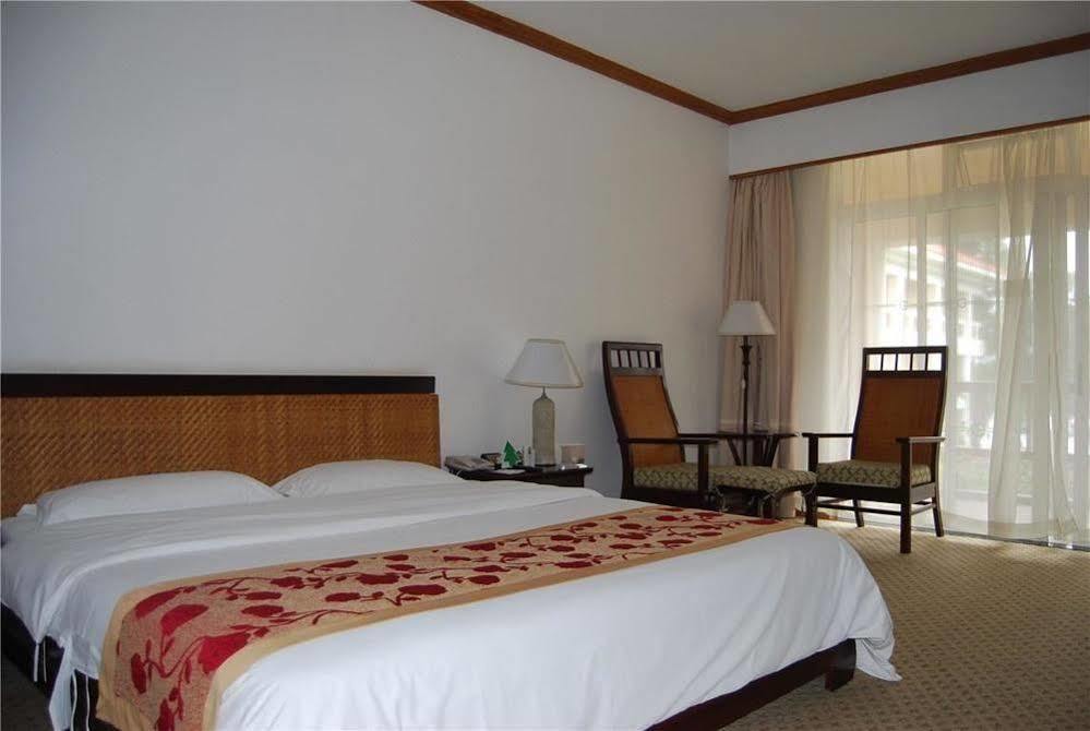 Yunnan Dianchi Garden Resort Hotel & Spa Куньмин Экстерьер фото