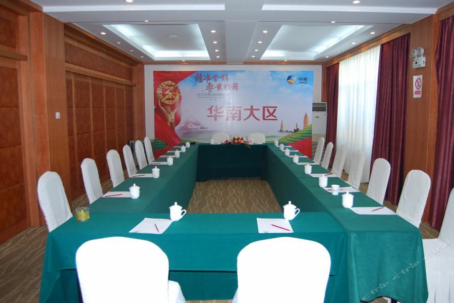 Yunnan Dianchi Garden Resort Hotel & Spa Куньмин Экстерьер фото